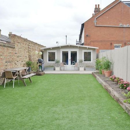 Hotel Summer House Thames Ditton Exterior foto