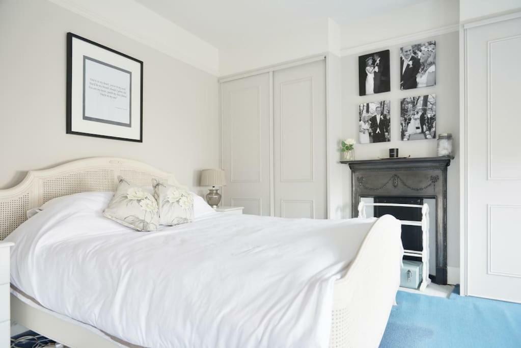 Hotel Summer House Thames Ditton Exterior foto